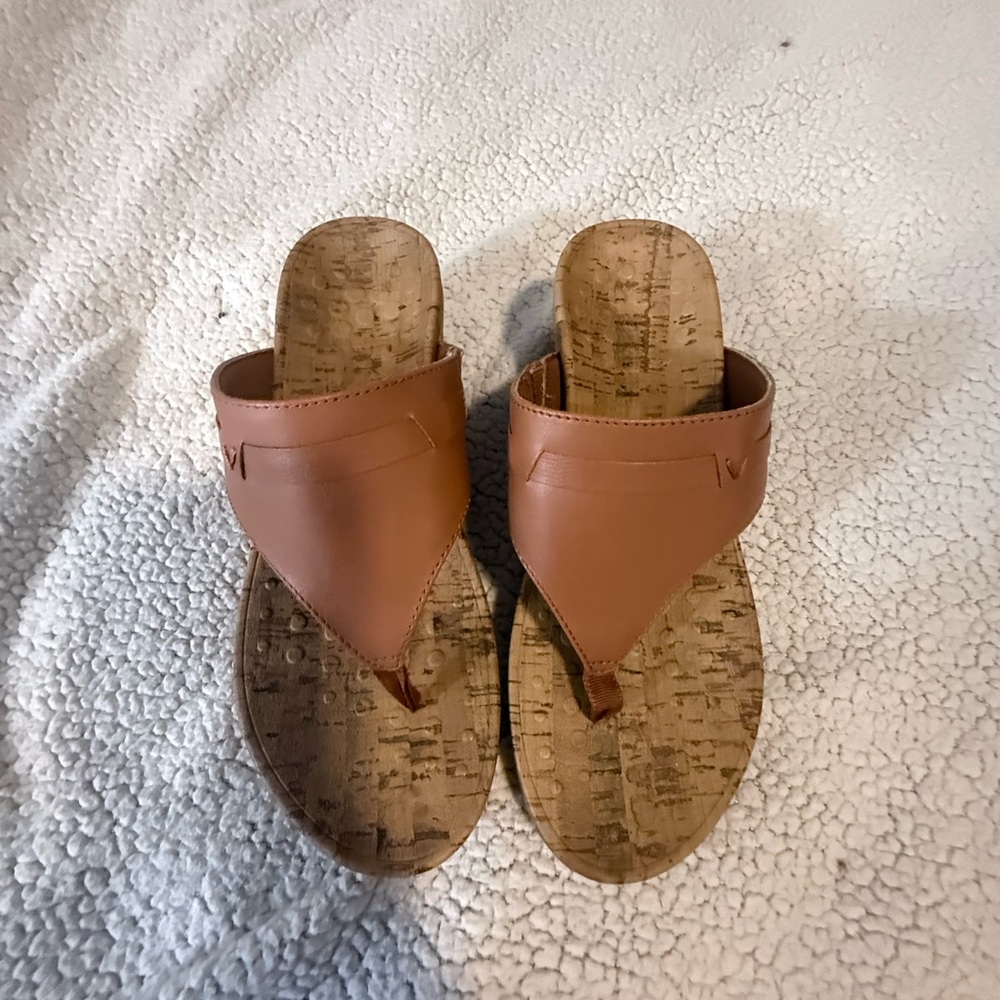 Vionic Women's Tan Sandals